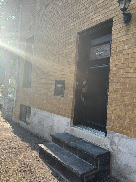 Mississauga, ON L5C 1S5,1341 Freeport DR #Bsmt