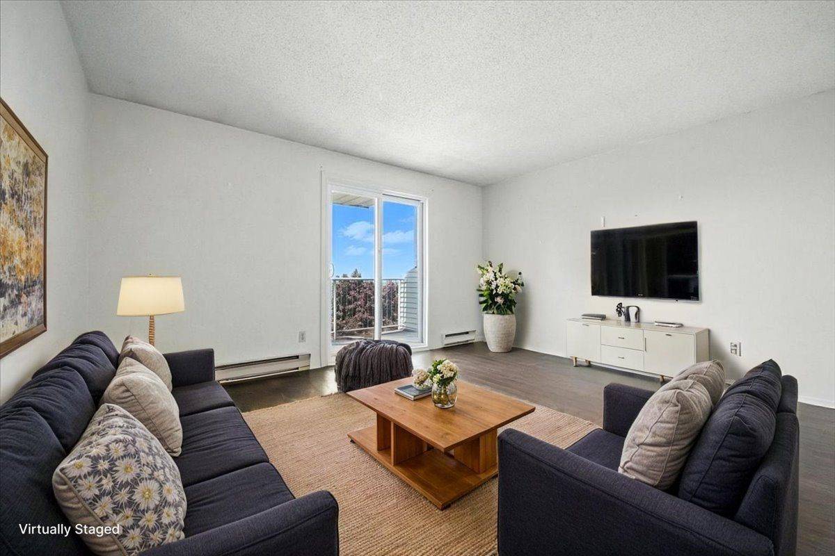 Manor Park - Cardinal Glen And Area, ON K1K 4M3,270 Brittany DR #411