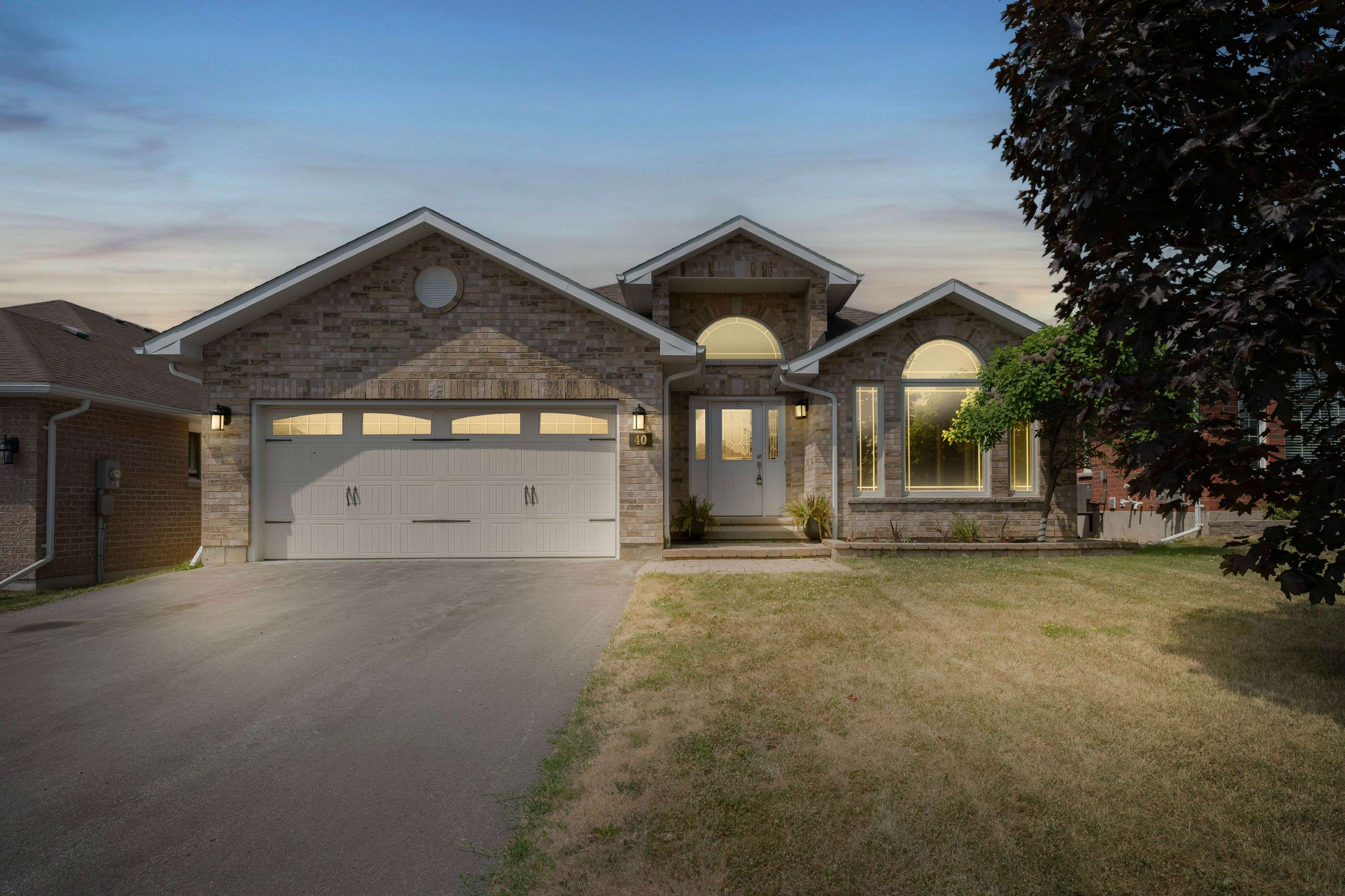 40 Cherrywood Pkwy, Greater Napanee, ON K7R 3L1