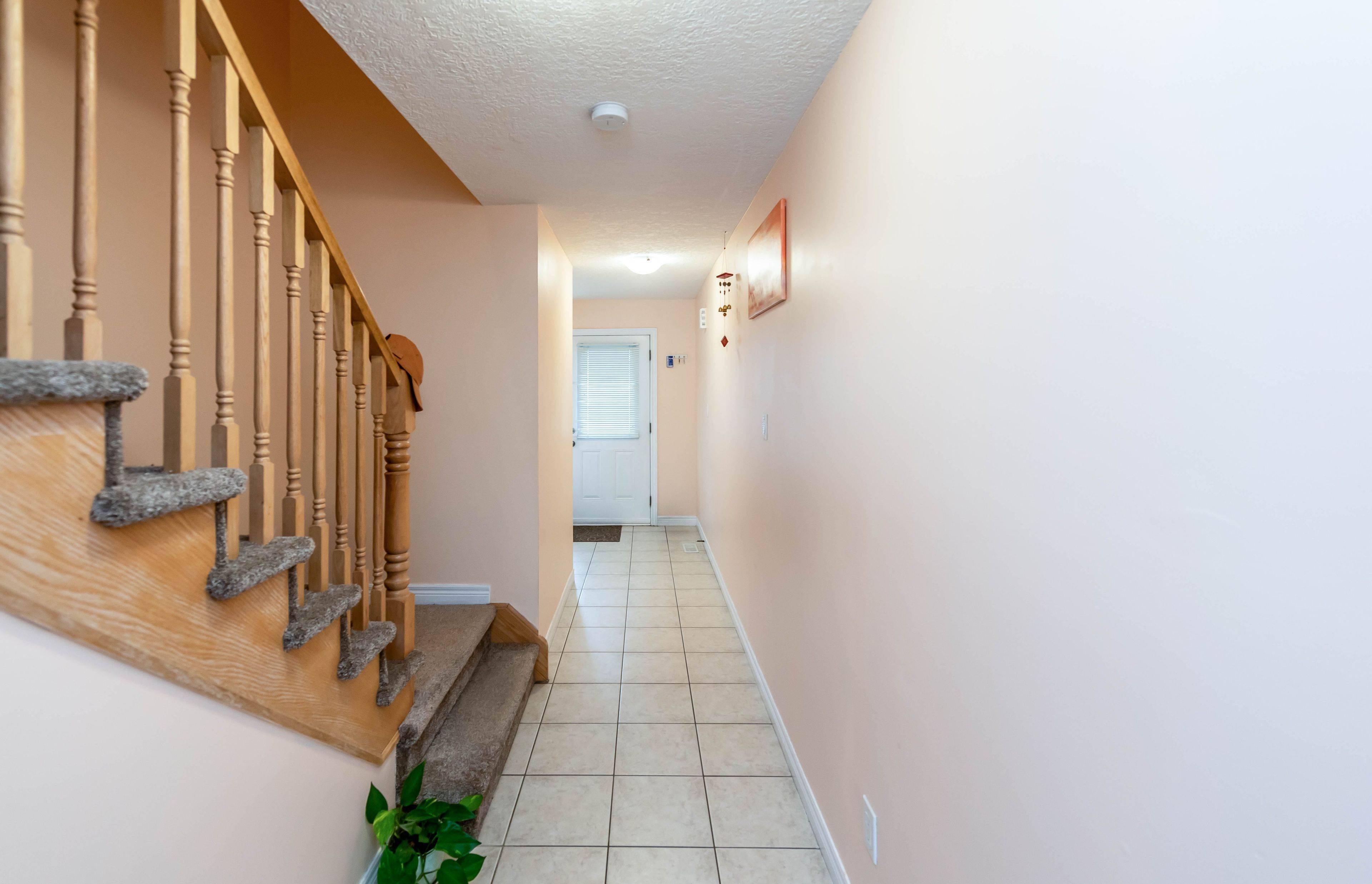 Hamilton, ON L8W 1E7,1540 Upper Gage AVE #7