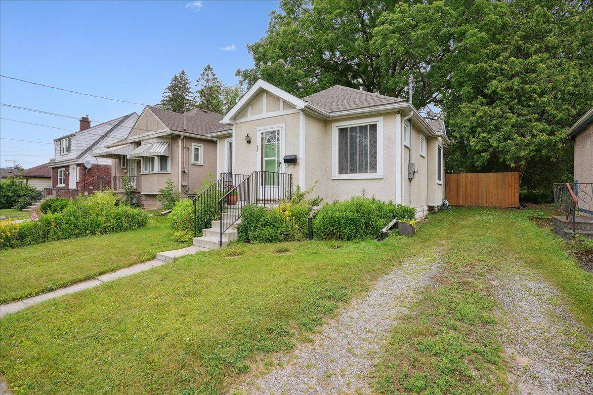 Hamilton, ON L8S 2W5,223 BROADWAY AVE