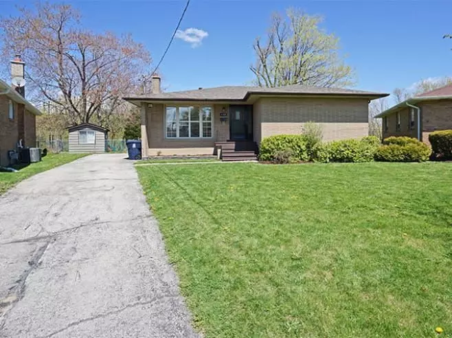 Toronto E04, ON M1K 2H8,146 Roebuck DR #A