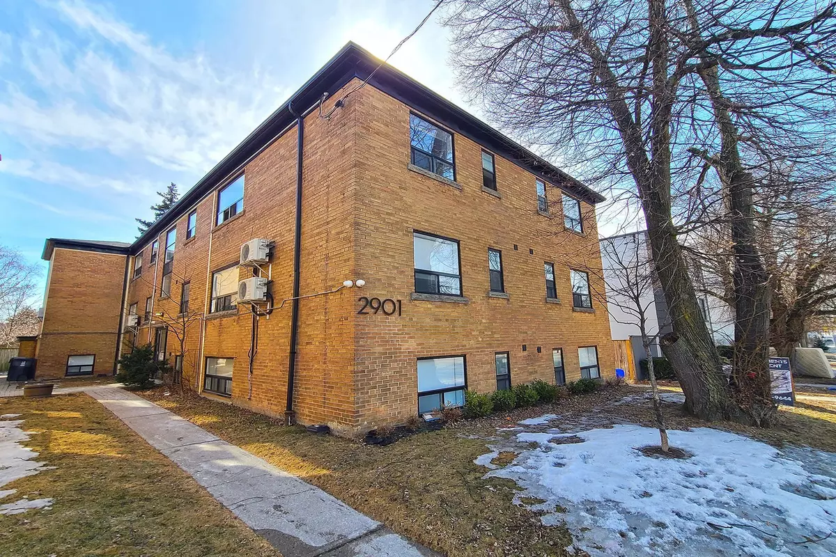 Toronto E03, ON M4B 1N5,2901 St Clair AVE E #10