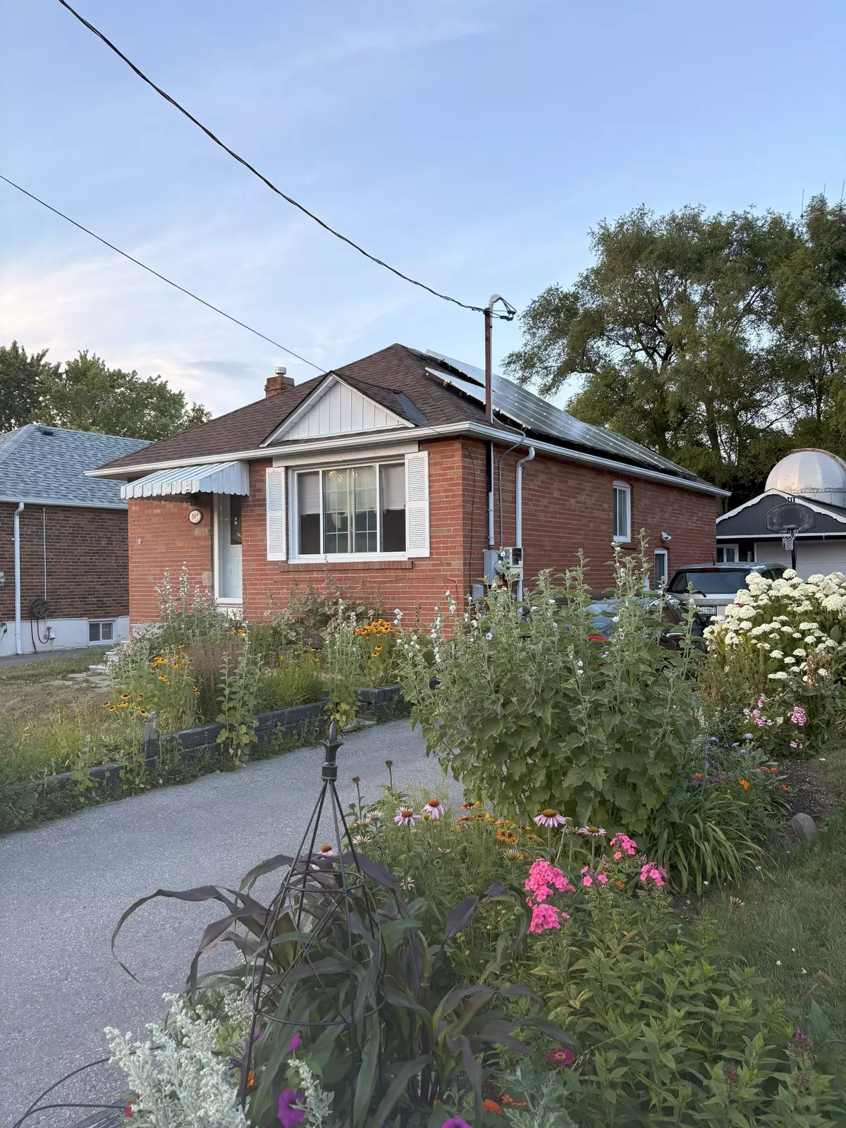 Toronto E04, ON M1R 3Y2,107 Ellington (Main) DR