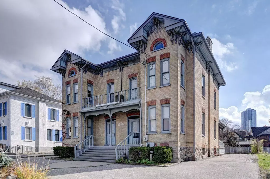 Kitchener, ON N2H 5C5,171 Victoria ST N