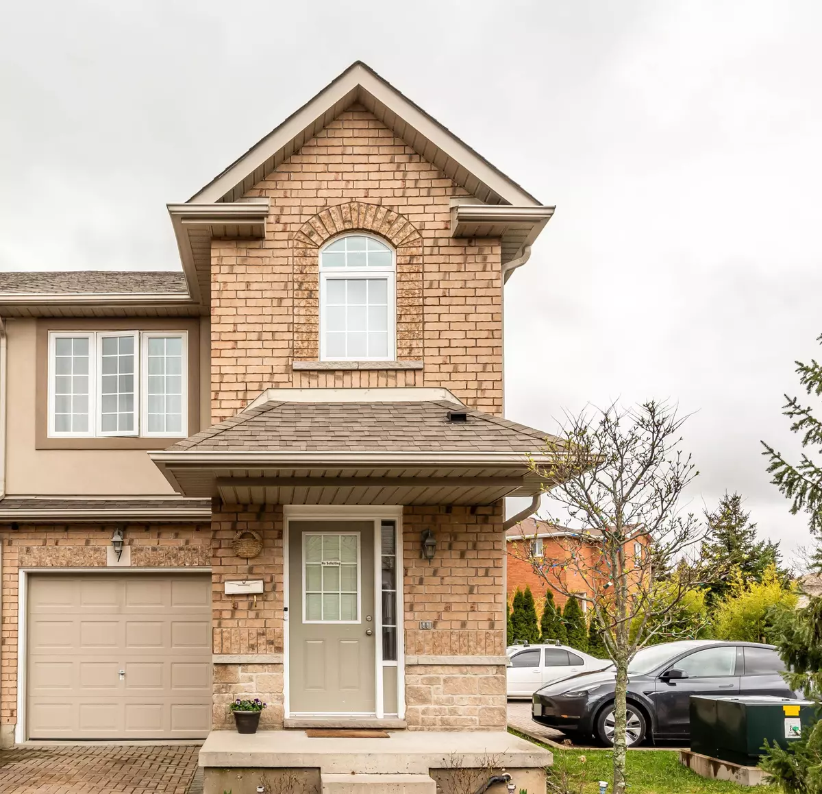 Hamilton, ON L8W 1E7,1540 Upper Gage AVE #7