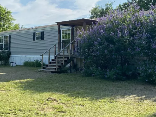 Quinlan, TX 75474,9996 Private Road 2333