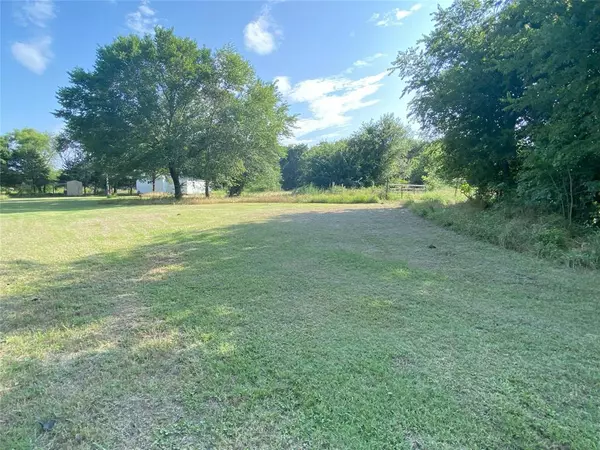 Quinlan, TX 75474,9996 Private Road 2333