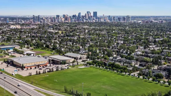 Calgary, AB T3E 1K5,2407 52 AVE SW