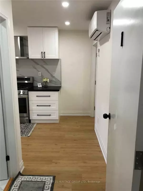 Toronto E03, ON M4C 1H8,1710 Danforth AVE #1