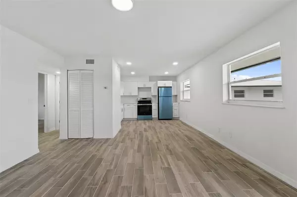 Fort Pierce, FL 34950,1301 Emerald Ter #2