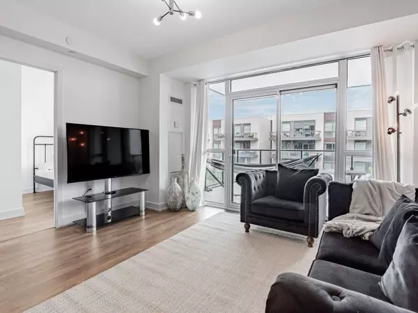 Innisfil, ON L9S 0N9,375 Sea Ray AVE #315