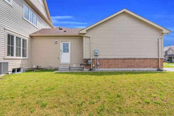 Shelburne, ON L9V 3W9,122 Clark ST