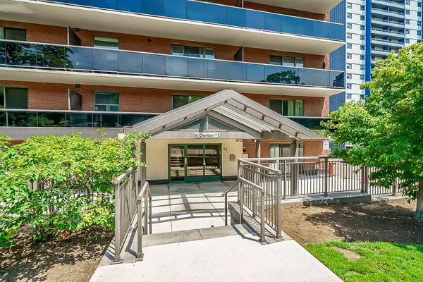 Hamilton, ON L8N 1Y7,81 Charlton AVE E #702