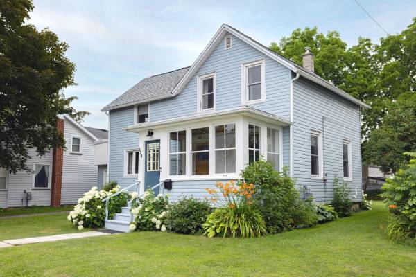 Gananoque, ON K7G 1J7,420 Garden ST