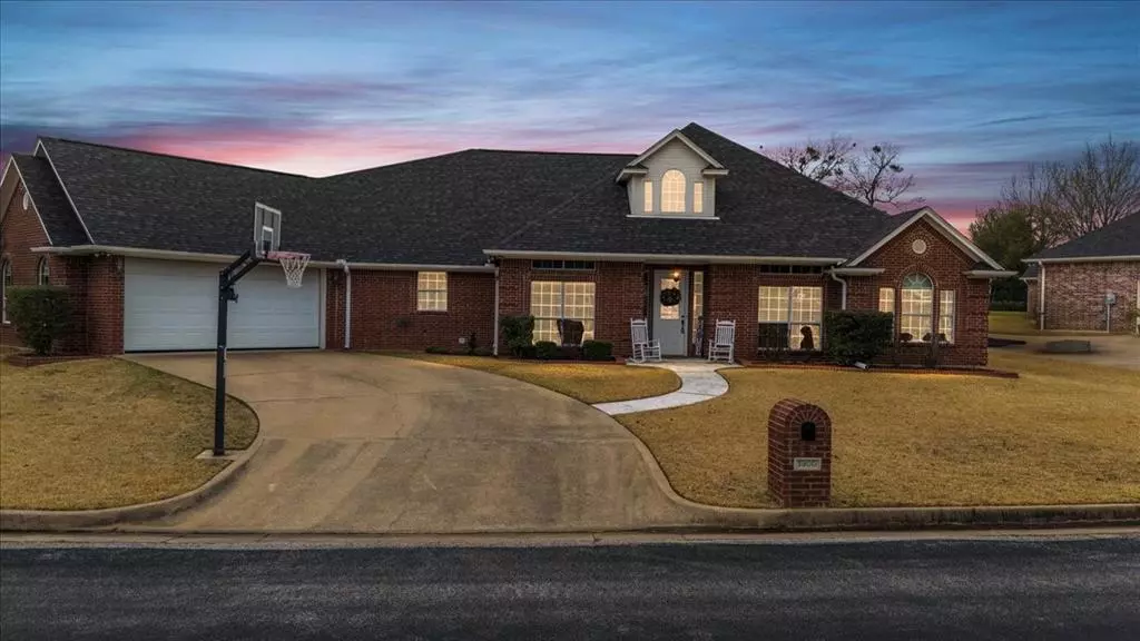 1900 Frostwood Drive, Tyler, TX 75703