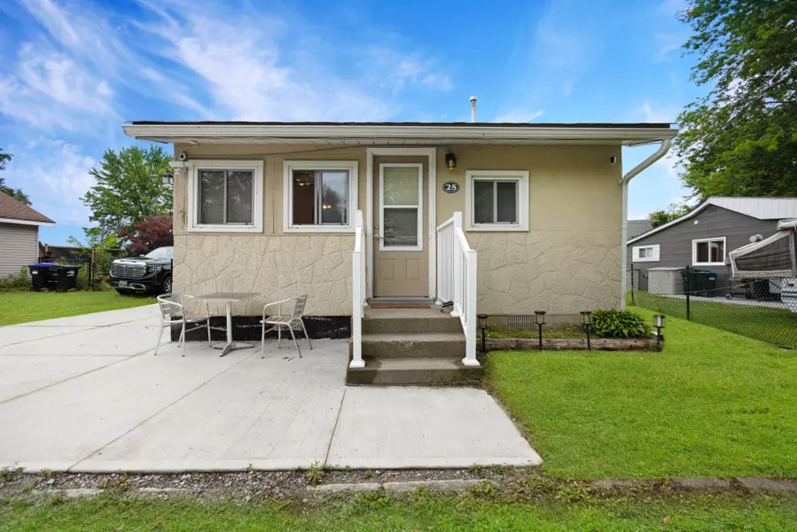 25 Playfair DR, Tay, ON L0K 2C0