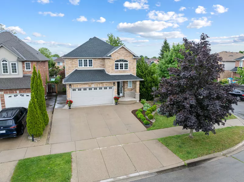 1 Hillcroft DR, Hamilton, ON L8J 3W6