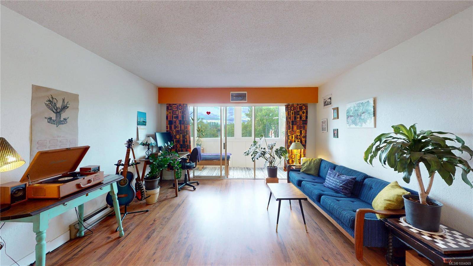 1012 Pakington St #203, Victoria, BC V8V 3A1