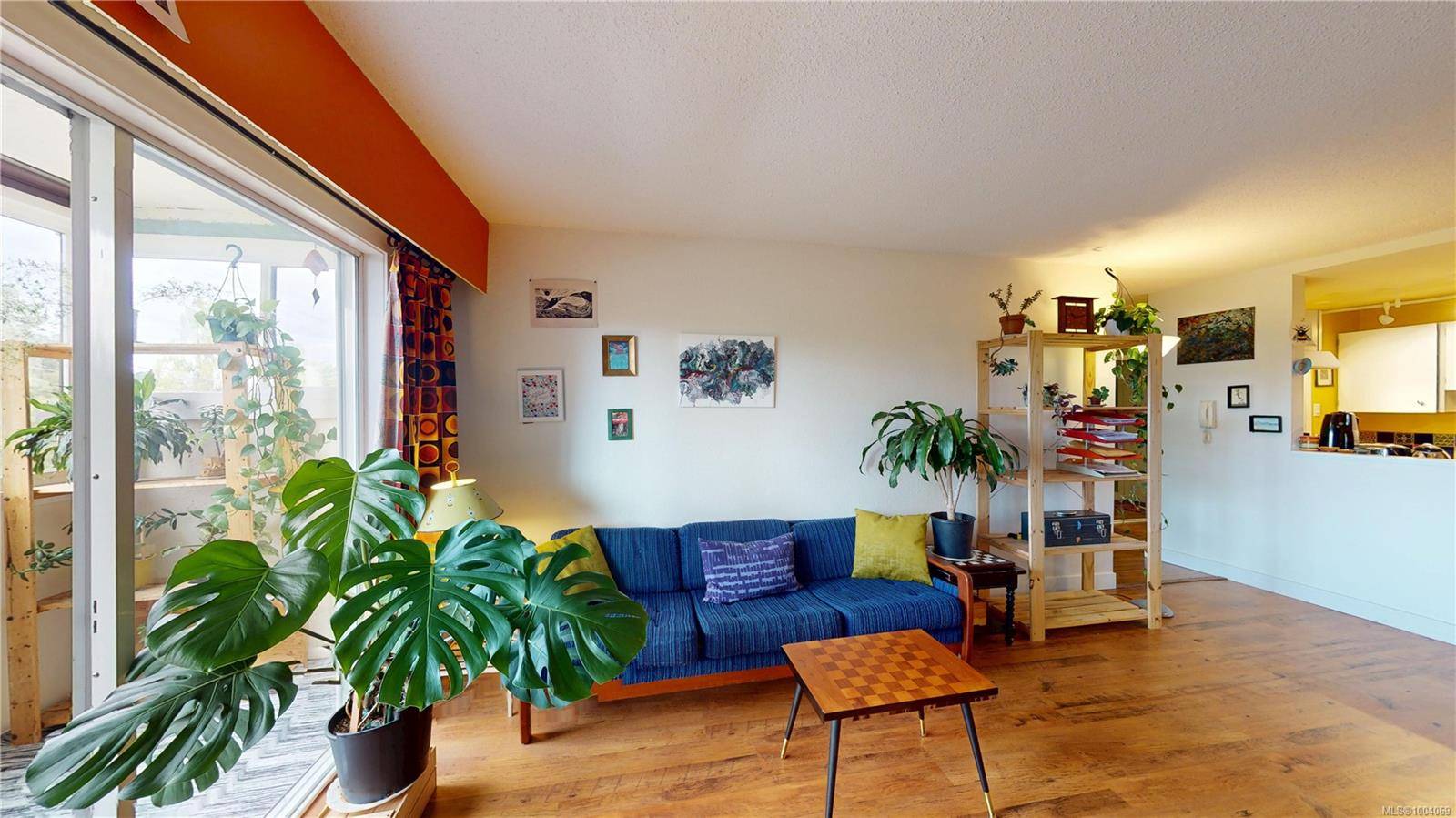 Victoria, BC V8V 3A1,1012 Pakington St #203