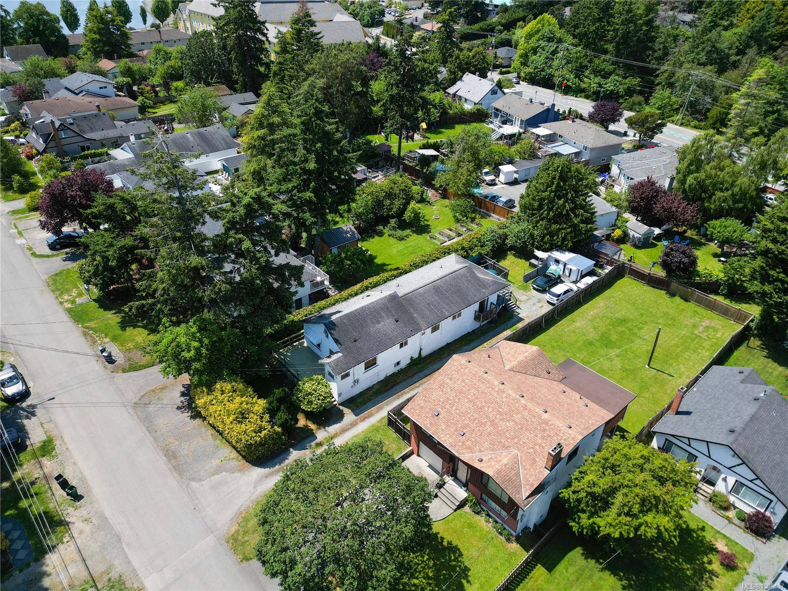 Saanich, BC V9A 2M9,2844 Rockwell Ave