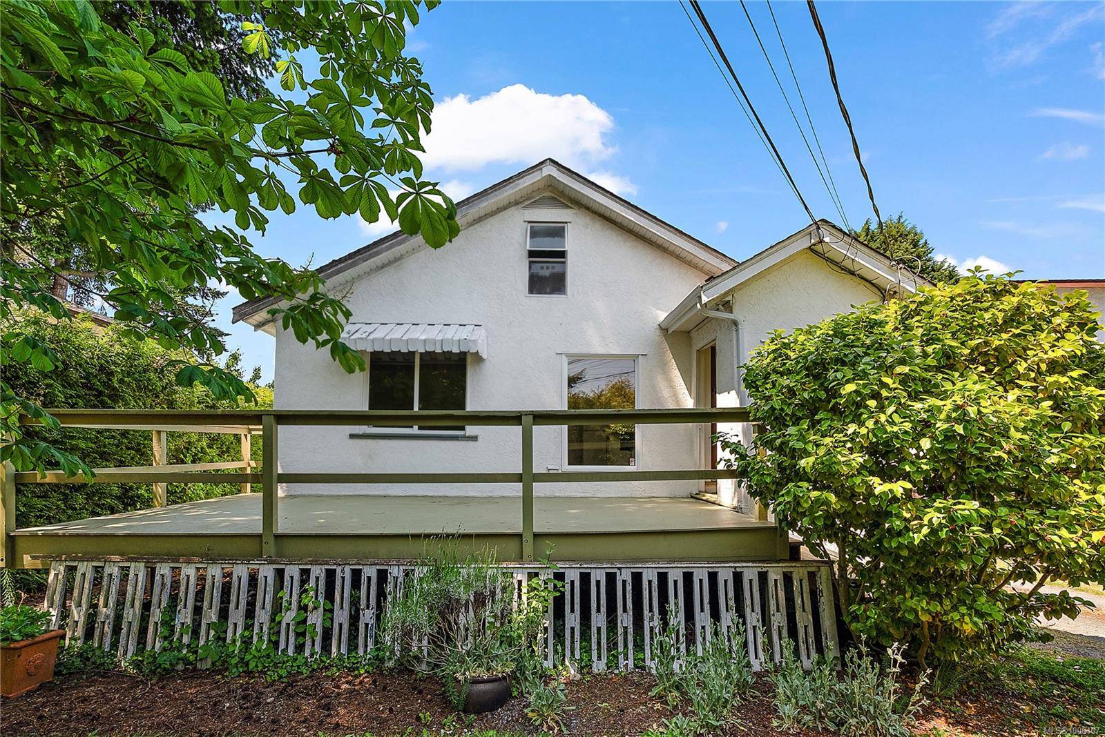 Saanich, BC V9A 2M9,2844 Rockwell Ave