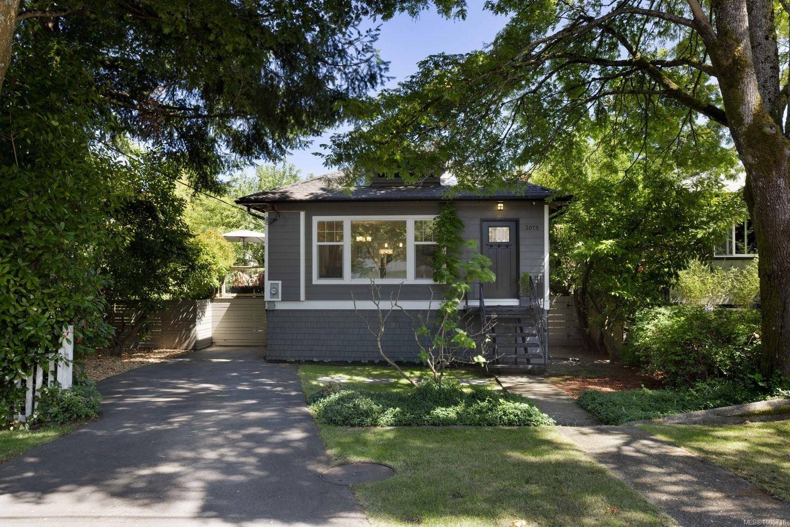 3075 Albany St, Victoria, BC V9A 1R4