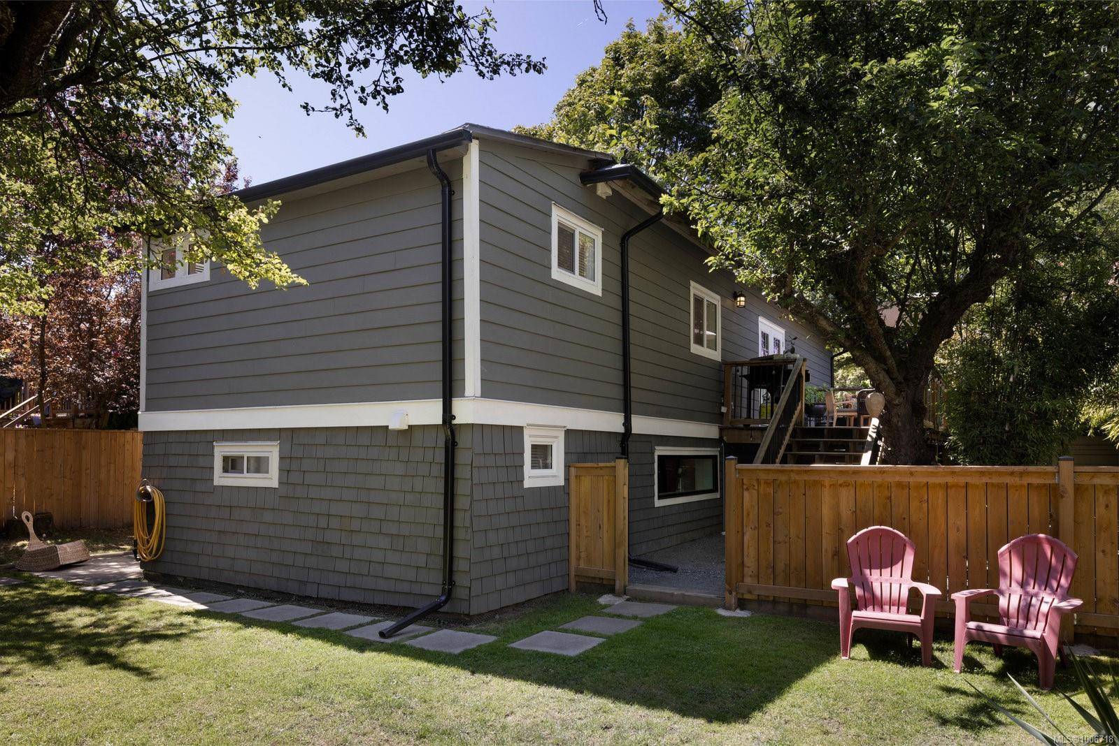 Victoria, BC V9A 1R4,3075 Albany St