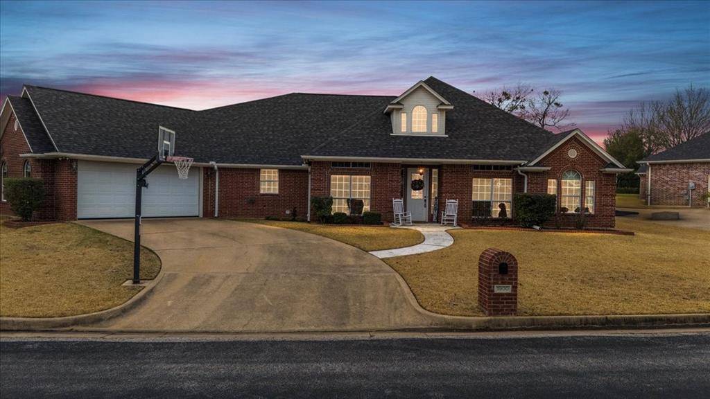 1900 Frostwood Drive, Tyler, TX 75703
