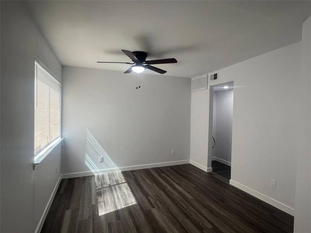 Dallas, TX 75243,9815 Walnut Street #111