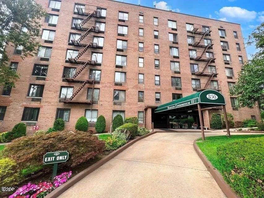 850 Howard AVE #3J, Staten  Island, NY 10301
