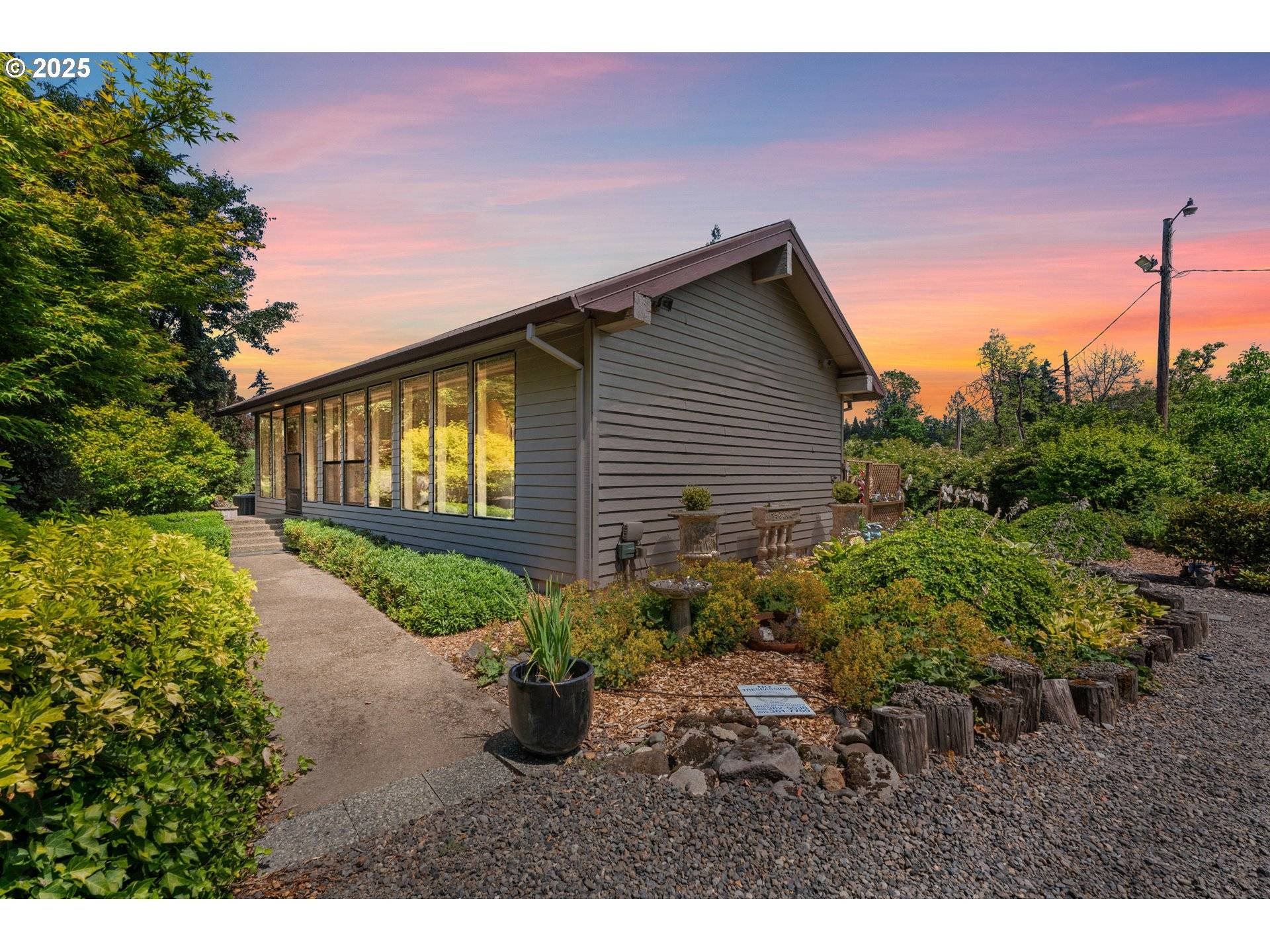 Aurora, OR 97002,21150 NE BOONES FERRY RD