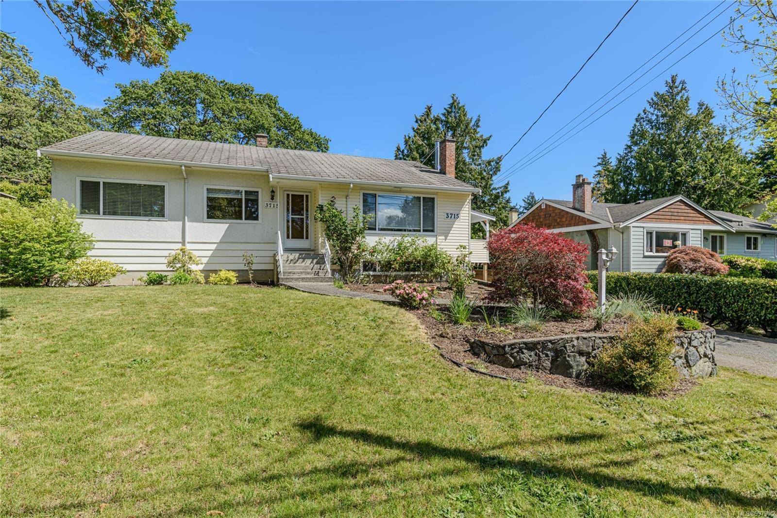Saanich, BC V8P 3P2,3715 BLENKINSOP Rd