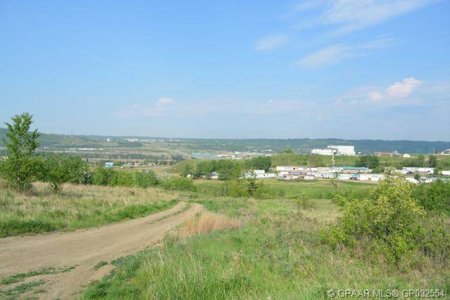 8201 98 ST, Peace River, AB T8S 1S4