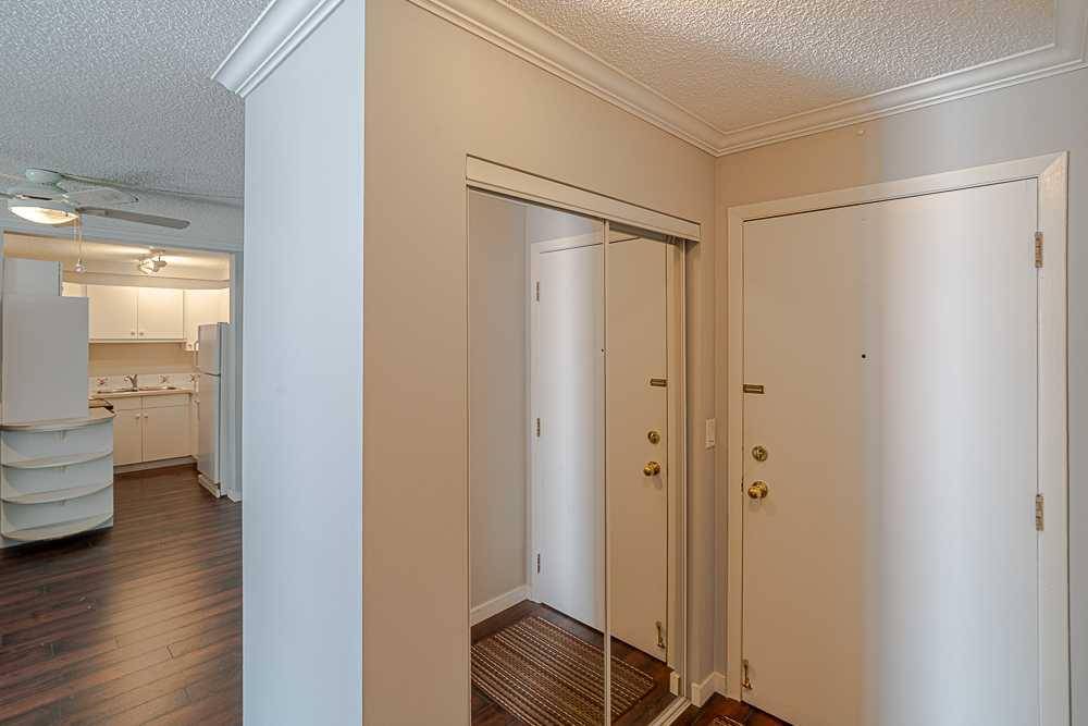 Calgary, AB T2E 0B5,647 1 AVE NE #209
