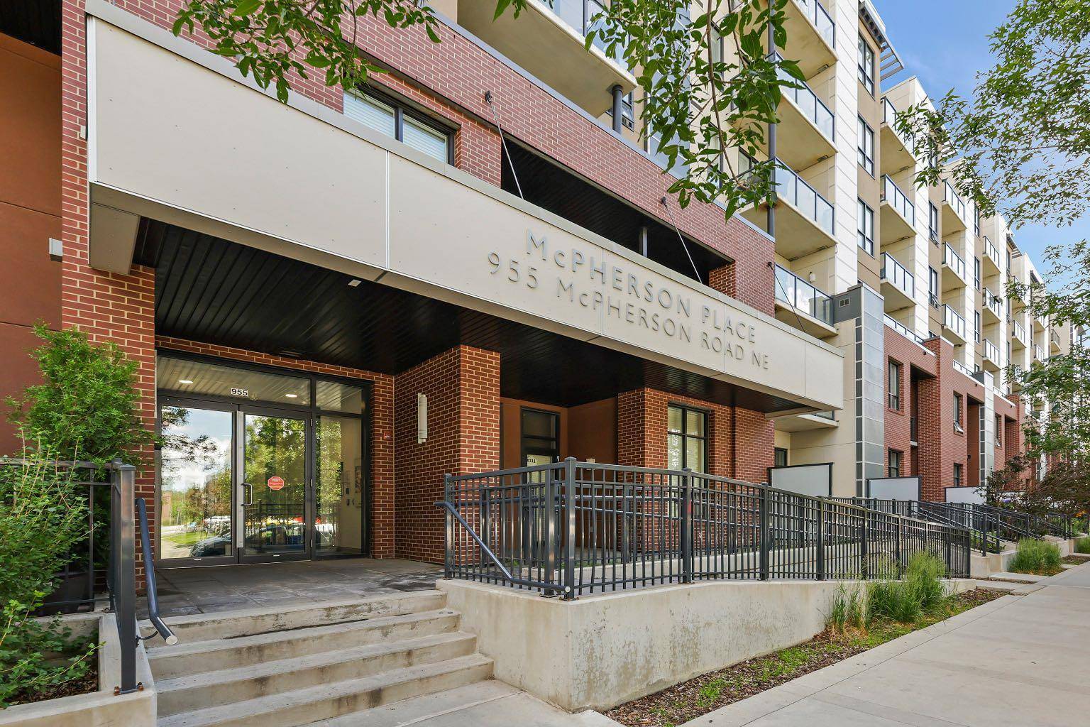 Calgary, AB T2E 6V3,955 mcpherson RD Northeast #426