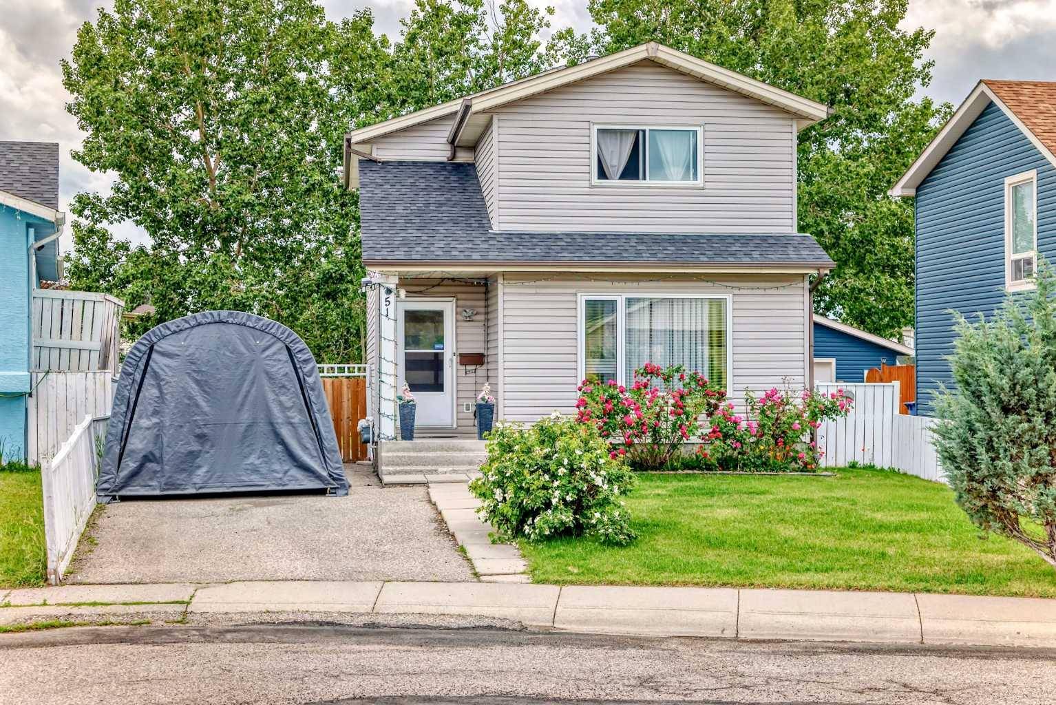 51 Aberdare RD Northeast, Calgary, AB T2A 6V8