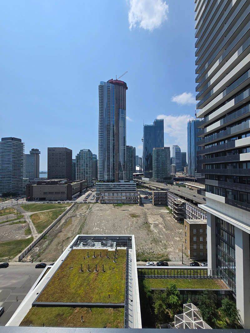 138 Downes ST #1712, Toronto C08, ON M5E 0E4