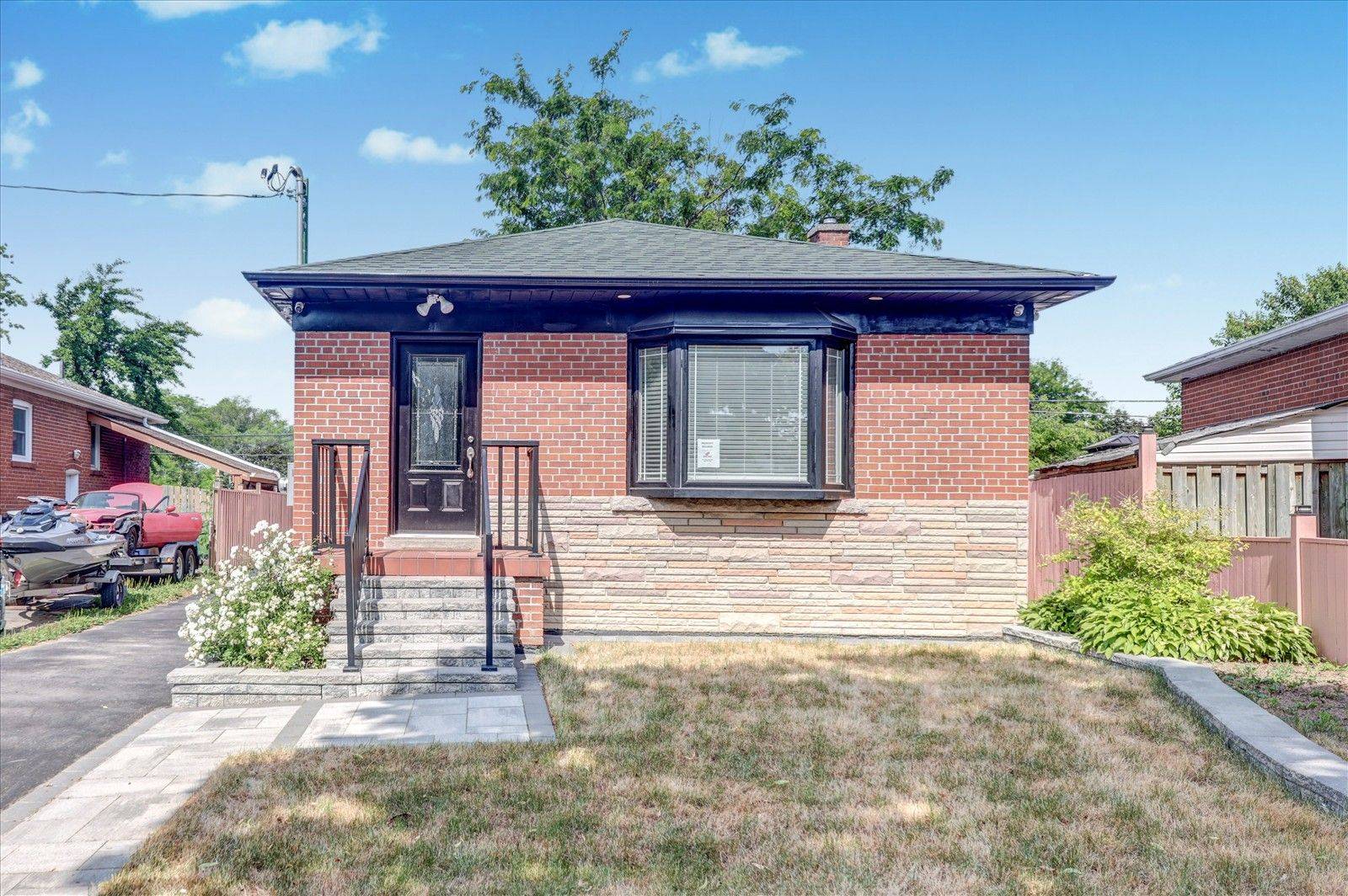 31 Benlight CRES, Toronto E09, ON M1H 1P4