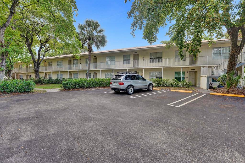 Coral Springs, FL 33065,2518 Riverside Dr #2518