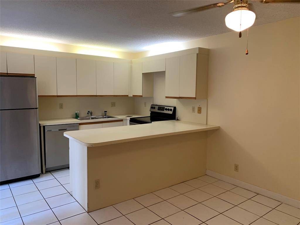 Deerfield Beach, FL 33442,2944 S Waterford Dr #2944
