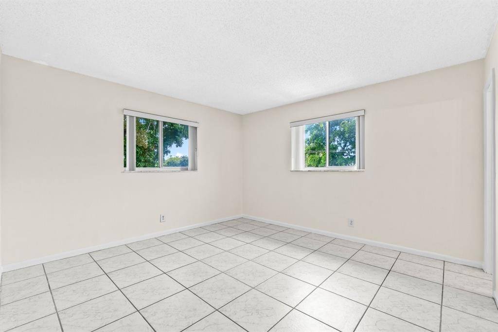 Pompano Beach, FL 33060,253 S Cypress Road #242