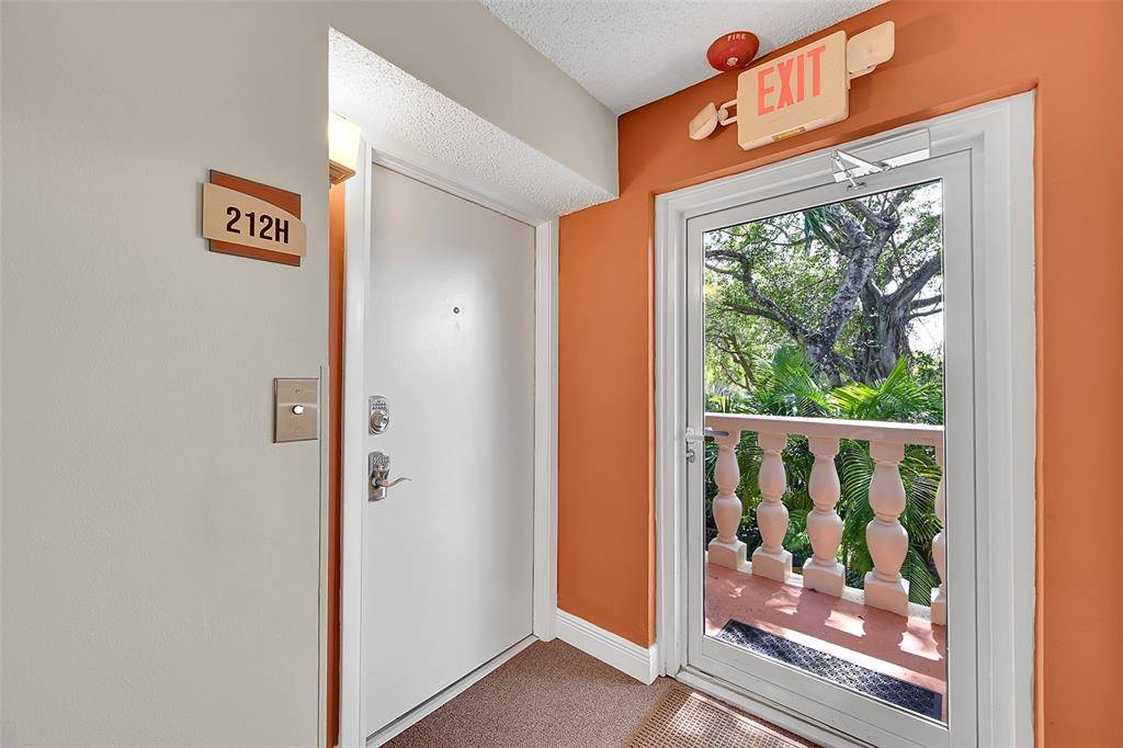 Wilton Manors, FL 33305,1920 NE 1st Ter #212