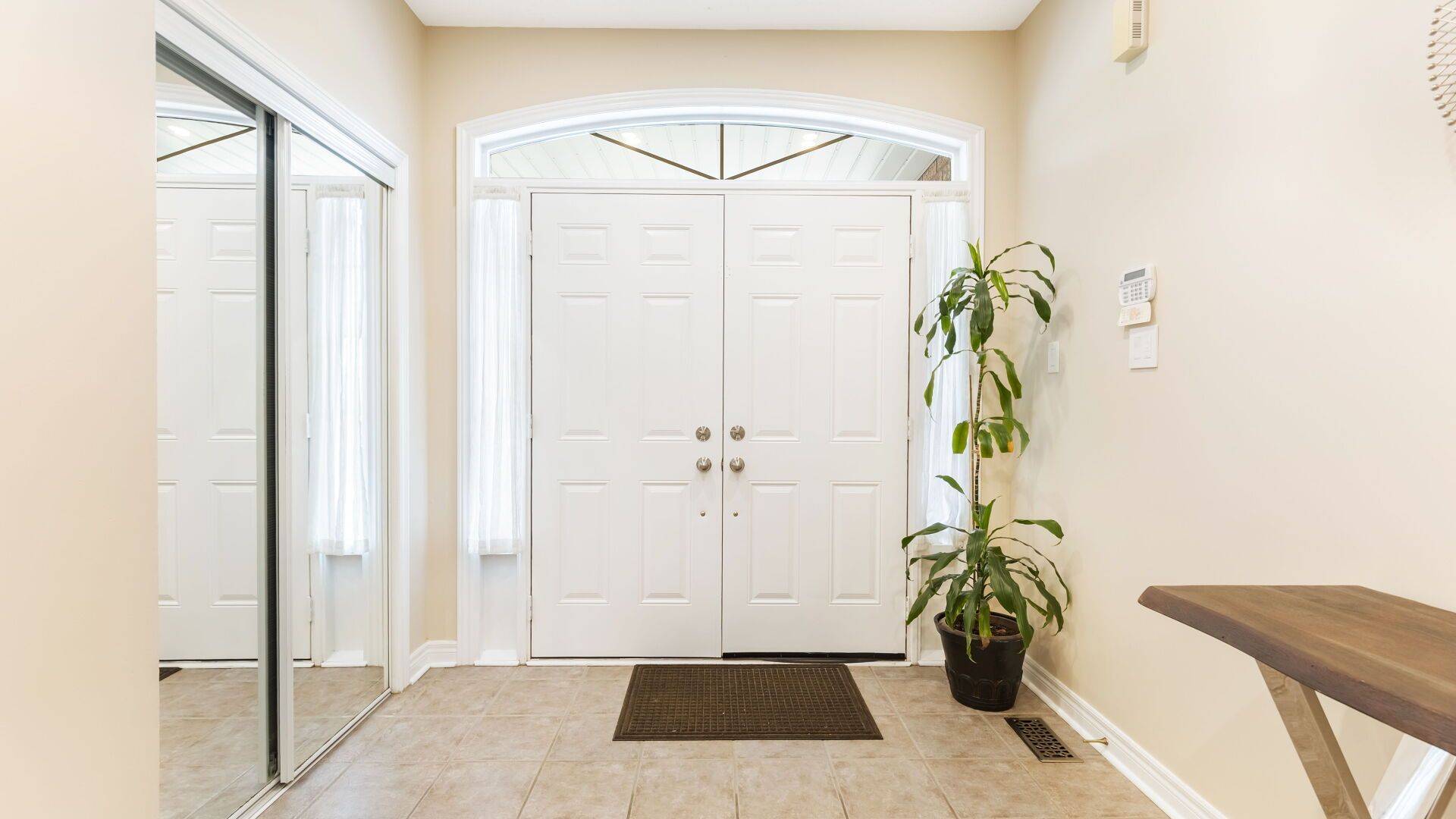 Vaughan, ON L4H 0E7,16 Venice Gate DR