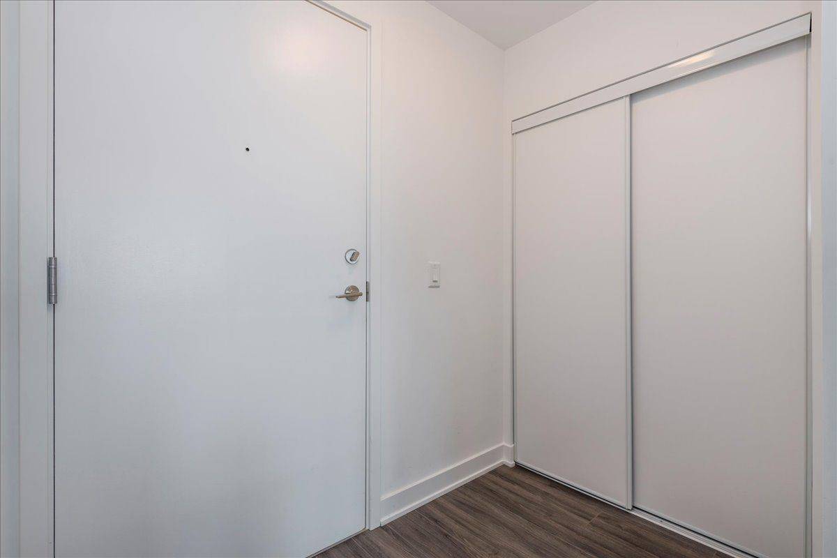 Barrie, ON L9J 0K1,681 Yonge ST #319