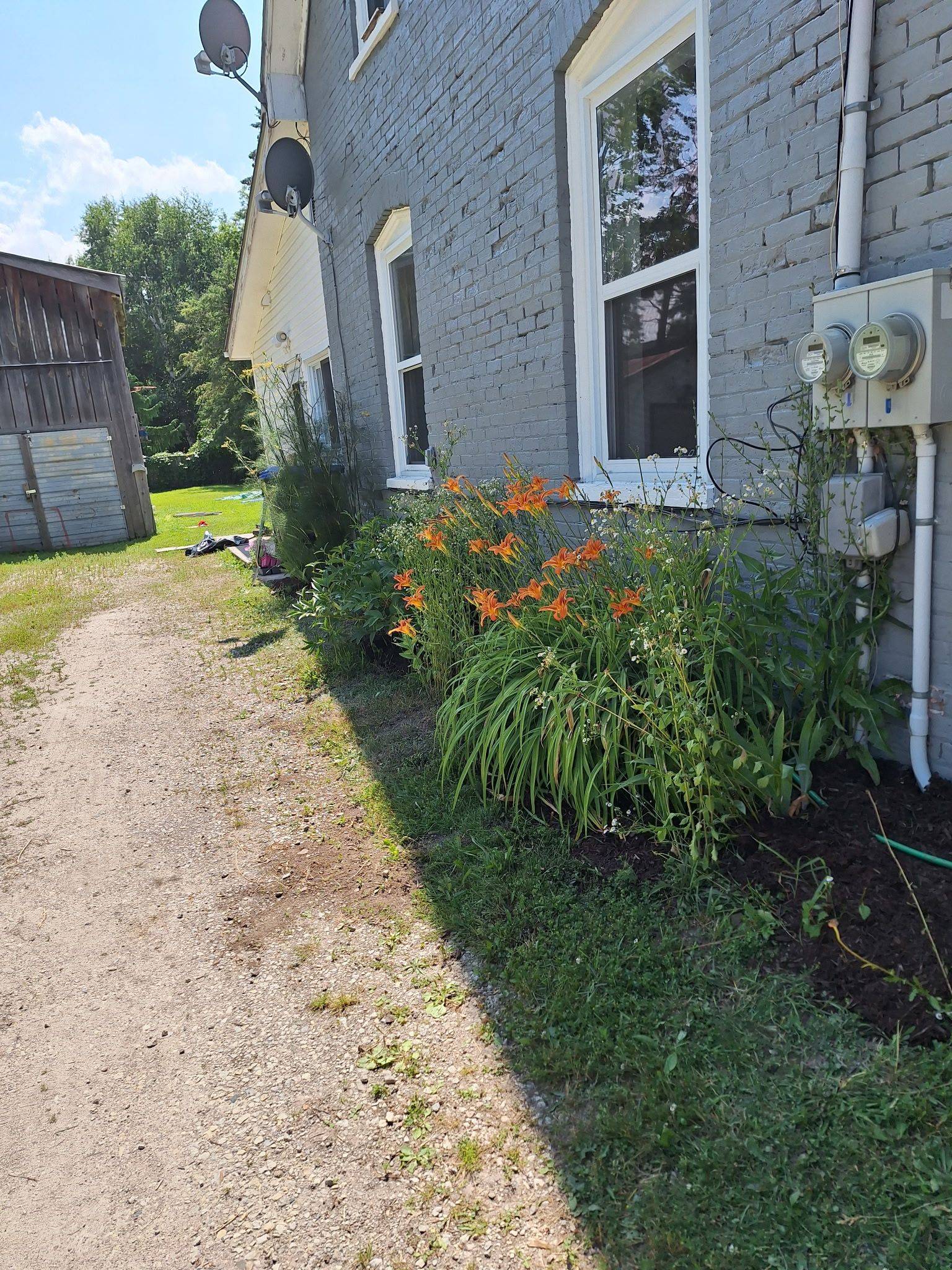 Clearview, ON L0M 1S0,215 Cedar ST