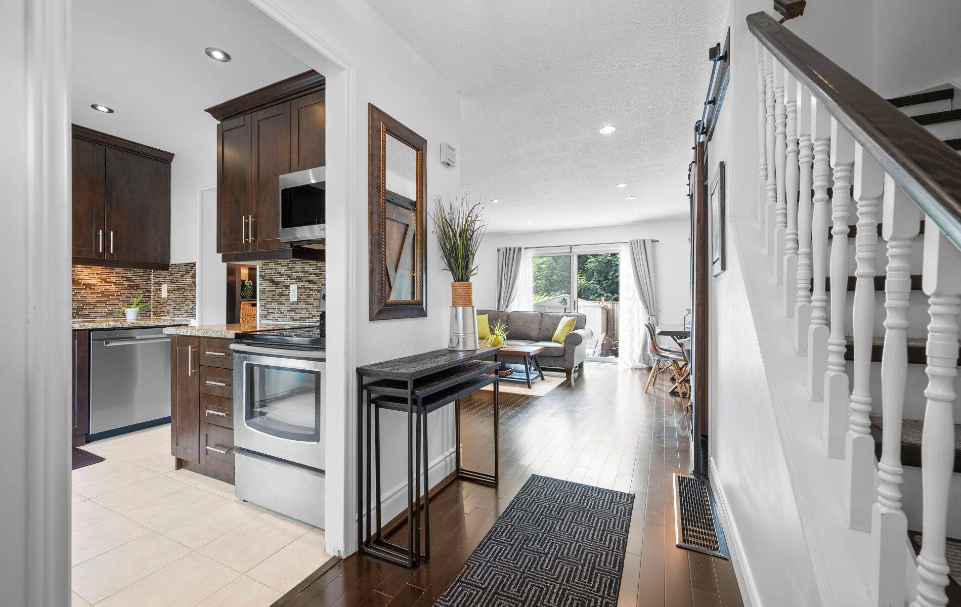 Mississauga, ON L5N 1L6,6433 Charing DR #34