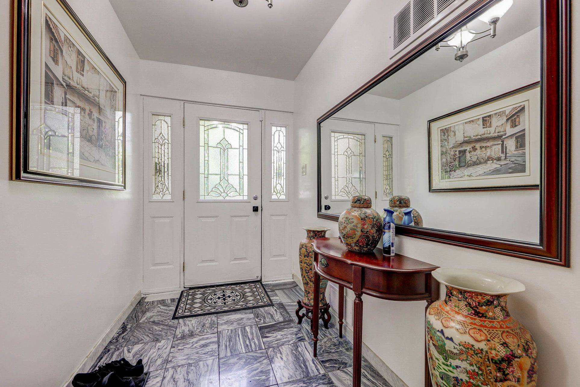 89 Portage AVE, Toronto W04, ON M9N 3H2