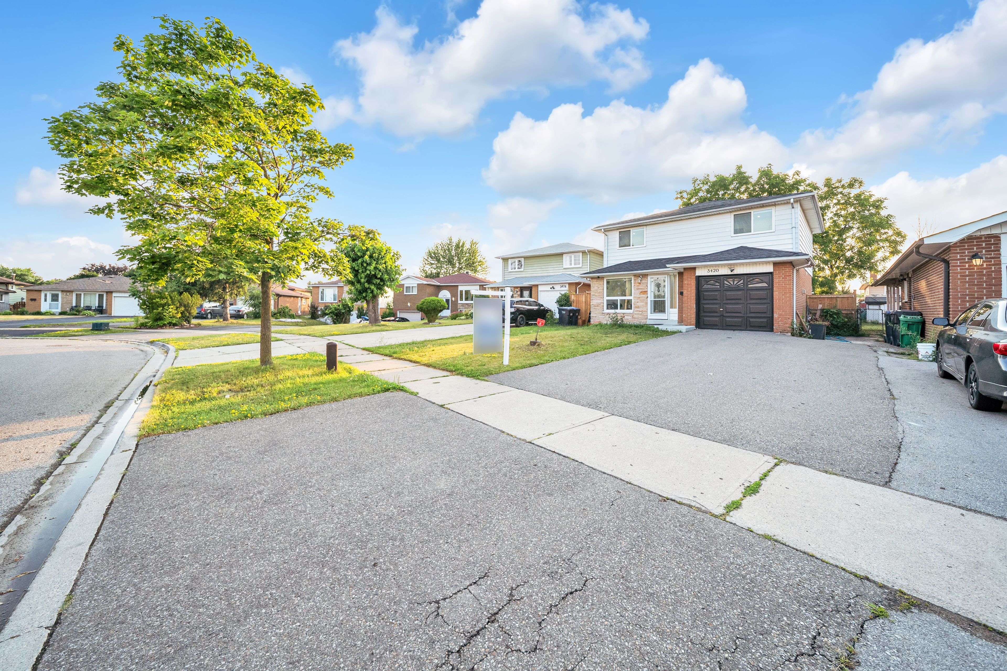 Mississauga, ON L4T 3E7,3420 Monica DR