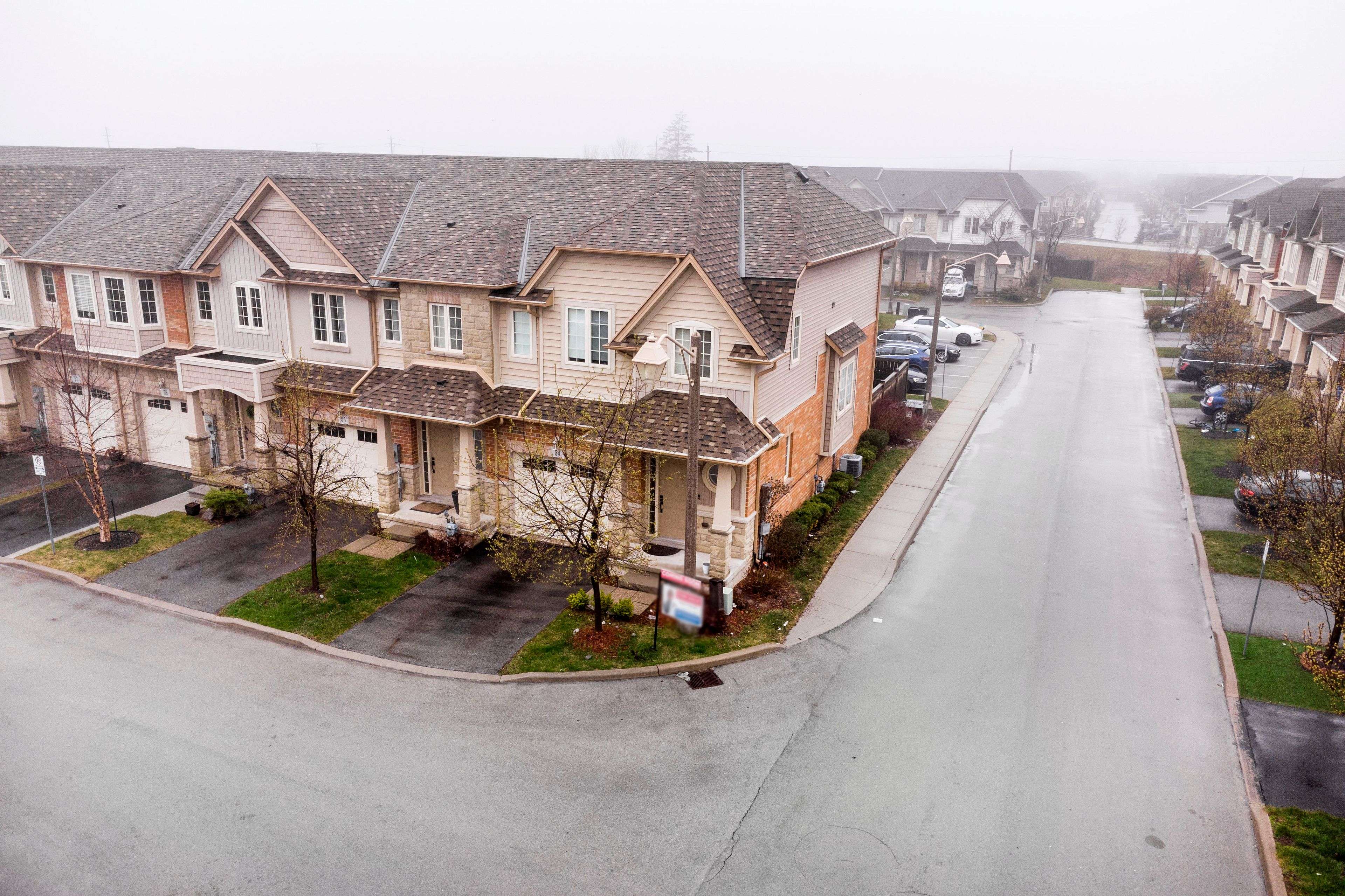 Grimsby, ON L3M 0G1,8 Lakelawn RD #54